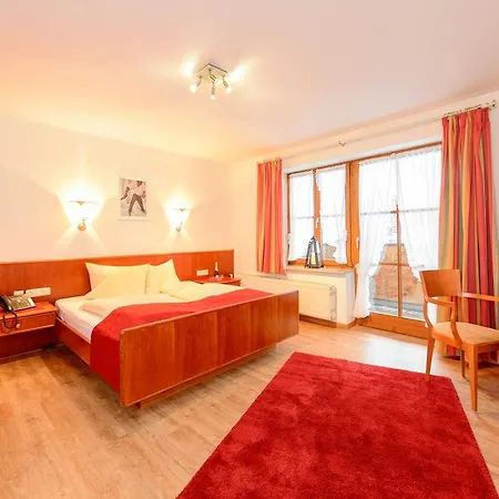 Hotel Familien- Und Wellnesshotel 